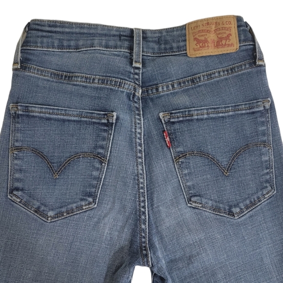 LEVIS Medium Wash Skinny Stretch Size 26 - Picture 2 of 4